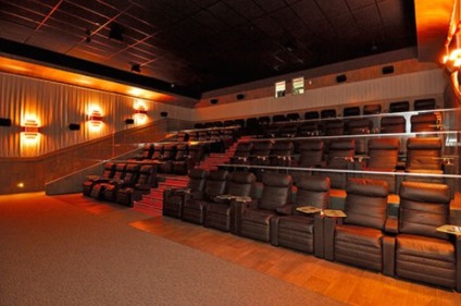 Frontti leva o profissional de marketing ao cinema