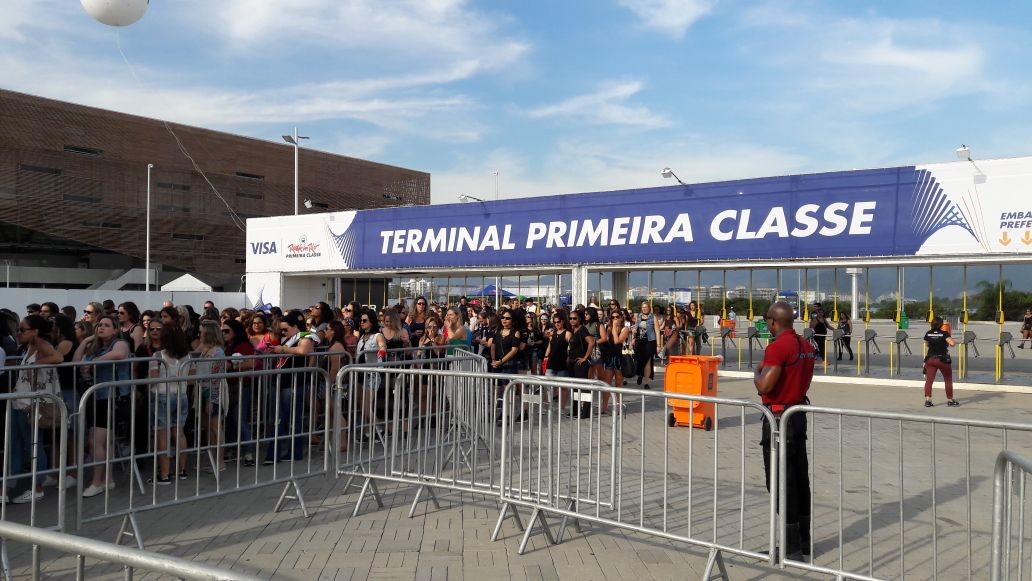 primeira classe rir