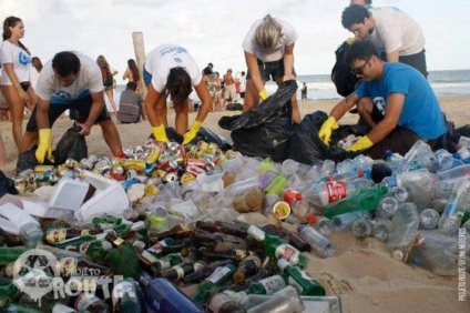 Praia do Santinho recebe voluntários do Projeto Route
