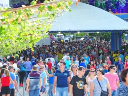 Festa da Uva recebe público recorde em Caxias
