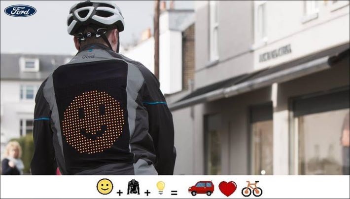 Ford cria a “Jaqueta Emoji” para comunicação de ciclistas