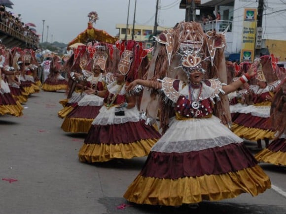 Belém comemora Dia do Samba com arrastão cultural