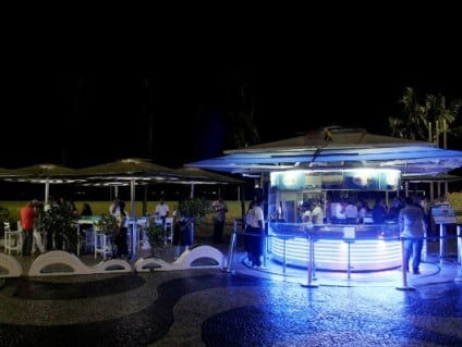 Chez Michou promove evento na Av. Atlântica