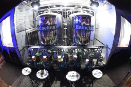 Heineken monta a maior operação chope da história para o RiR