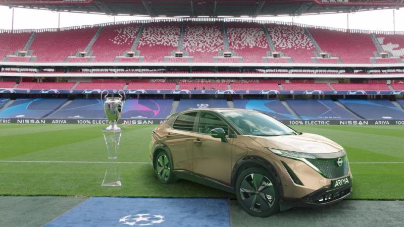 Nissan faz drive-in na final da Champions League para donos de carro elétrico 