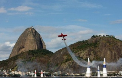 Emirados Árabes recebe Red Bull Air Race em 2014