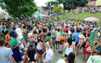 BH se despede do Carnaval ao som de reggae