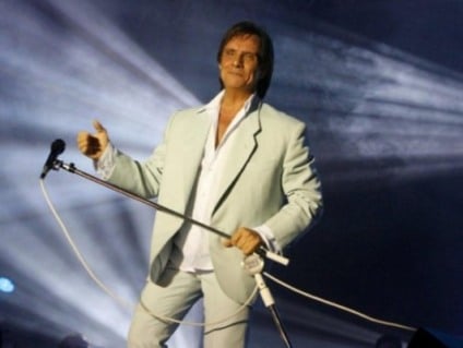 Iguatemi Salvador leva a show de Roberto Carlos