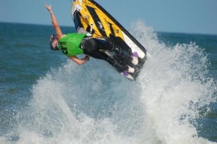 Triefe assina o Jet Waves World Championship