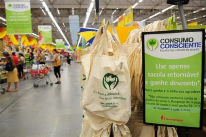 Walmart distribui sacolas retornáveis