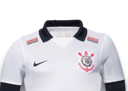 Corinthians volta a estampar campanha social em camisa