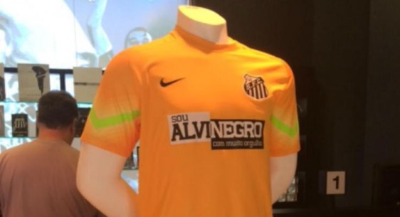 santos_racismo_aranha_camisa_venda