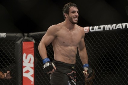 UFC BH 2013 – JoaÌo Zeferino Vs Elias SilveÌrio Al347 – Brasil – mg – Belo Horizonte – Ginásio Mineirinho – – www.inovafoto.com.br – id:46697