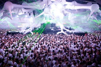 Skol Sensation com 40 mil pessoas no Anhembi