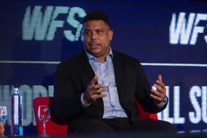 Ronaldo promove evento para debater o futebol na pandemia