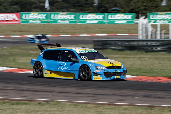 Carro de Gustavo Martins.