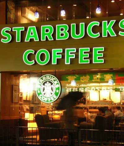 Starbucks abre loja em campus universitário