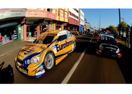 Carreata da Stock Car em Cascavel agita público
