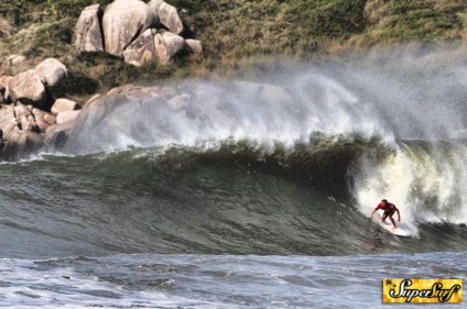 Rádio Atlântida com lounge-estúdio em evento de surf