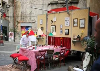 Coca-Cola convida italianos para almoçar na rua