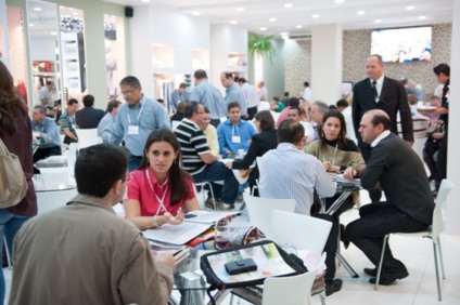 Lojistas participam de palestras na Têxtil House