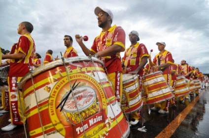 Prudence, Junior e Tom Maior buscam o 'cara do paraíso'