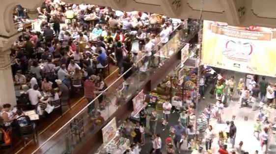 Itubaína Retrô presenteia São Paulo com flashmob