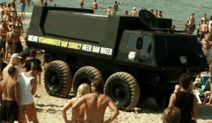 Vitamin Water em ação promo na praia