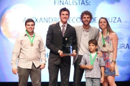 Destaques do esporte recebem Troféu Gustavo Kuerten
