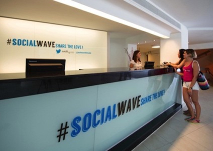 Twitter Hotel abre para os viciados em mídia social