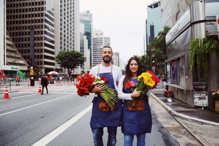 Hoegaarden ativa evento com flores