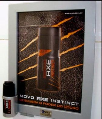 Unilever ofereceu AXE em toalete de bares