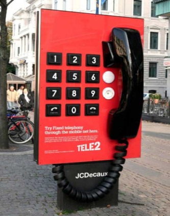 Telefone gigante é atração na Suécia