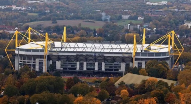 Estádio do Borussia Dortmund vira hospital de campanha