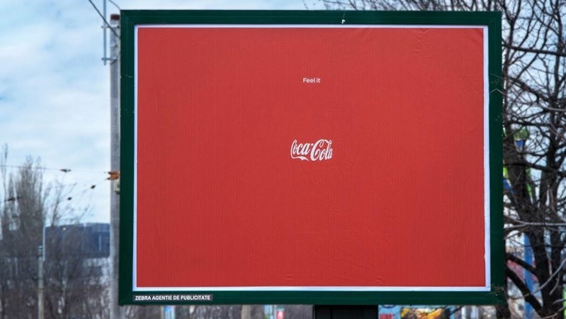 Coca-Cola coloca garrafa invisível em outdoor