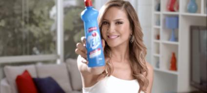 Claudia Leitte é a embaixadora da promo de Veja