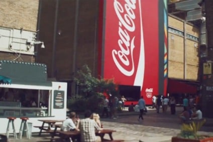 Coca-Cola leva vending machine gigante a Londres