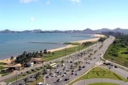 Slaviero irá comercializar centro de convenções no ES