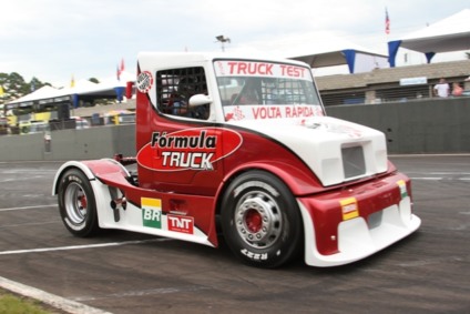 Volta rápida movimenta abertura da Fórmula Truck