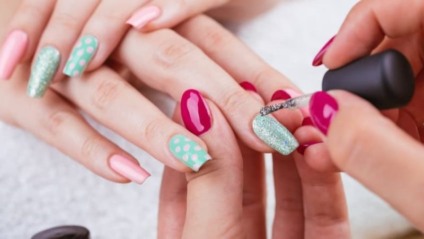 Marcas de esmaltes se unem na #BelezadeMãosDadas