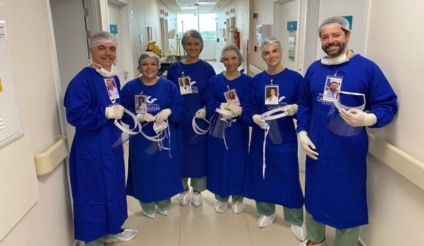 Médicos estreitam a distância criada pelas máscaras