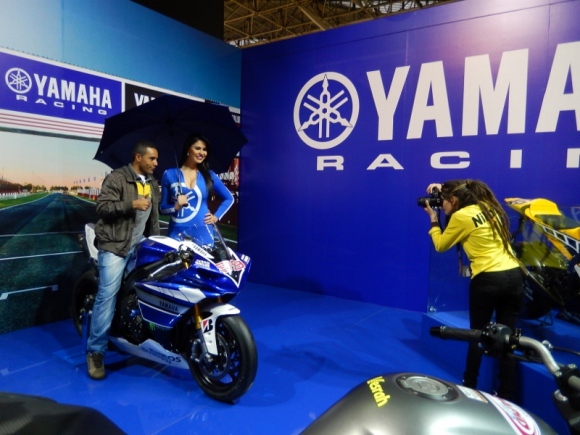 Nikon e Yamaha com ação promo no Salão Duas Rodas