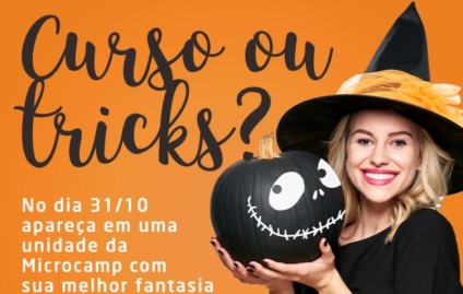 Cliente com fantasia no Dia das Bruxas ganha curso na Microcamp