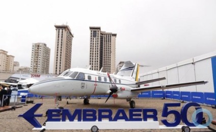 Campanha global celebra os 50 anos da Embraer