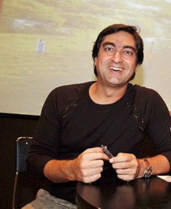 Zeca Camargo em evento da Abav-PR