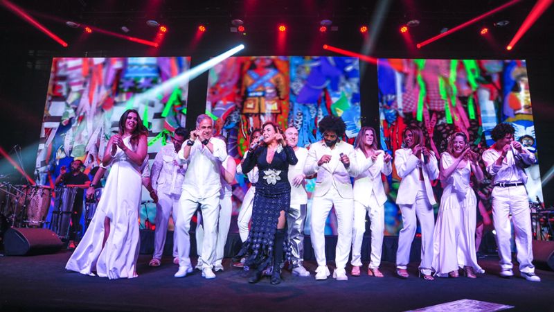 Caras teve festa de 30 anos com show de Daniela Mercury