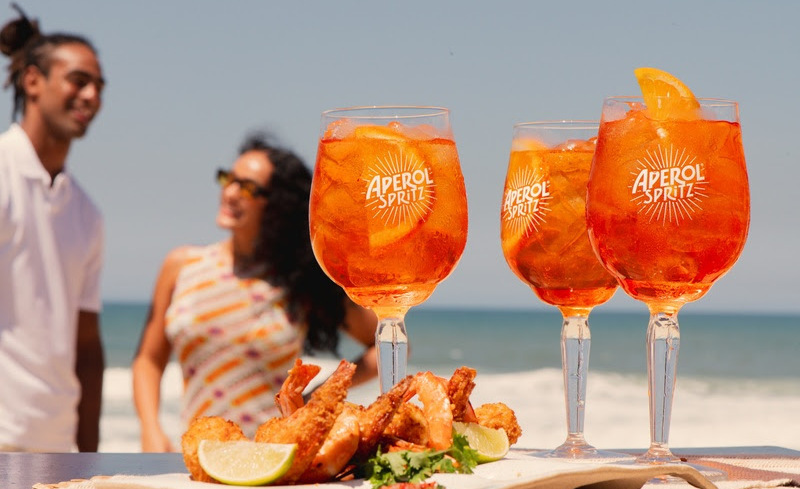 Aperol Spritz expande participação em festas de fim de ano do Nordeste