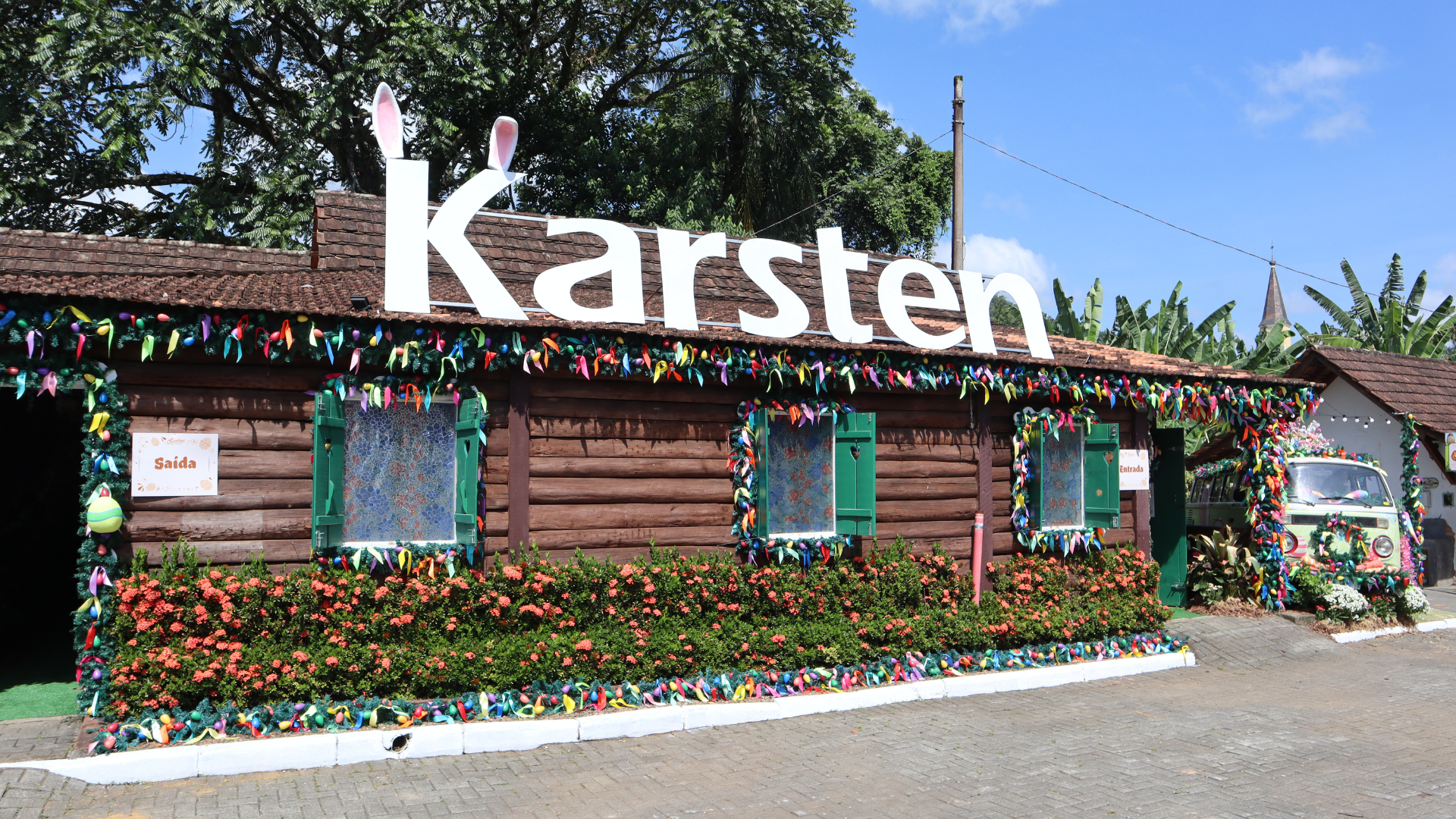 Karsten leva Toca do Coelho à Osterfest de Pomerode