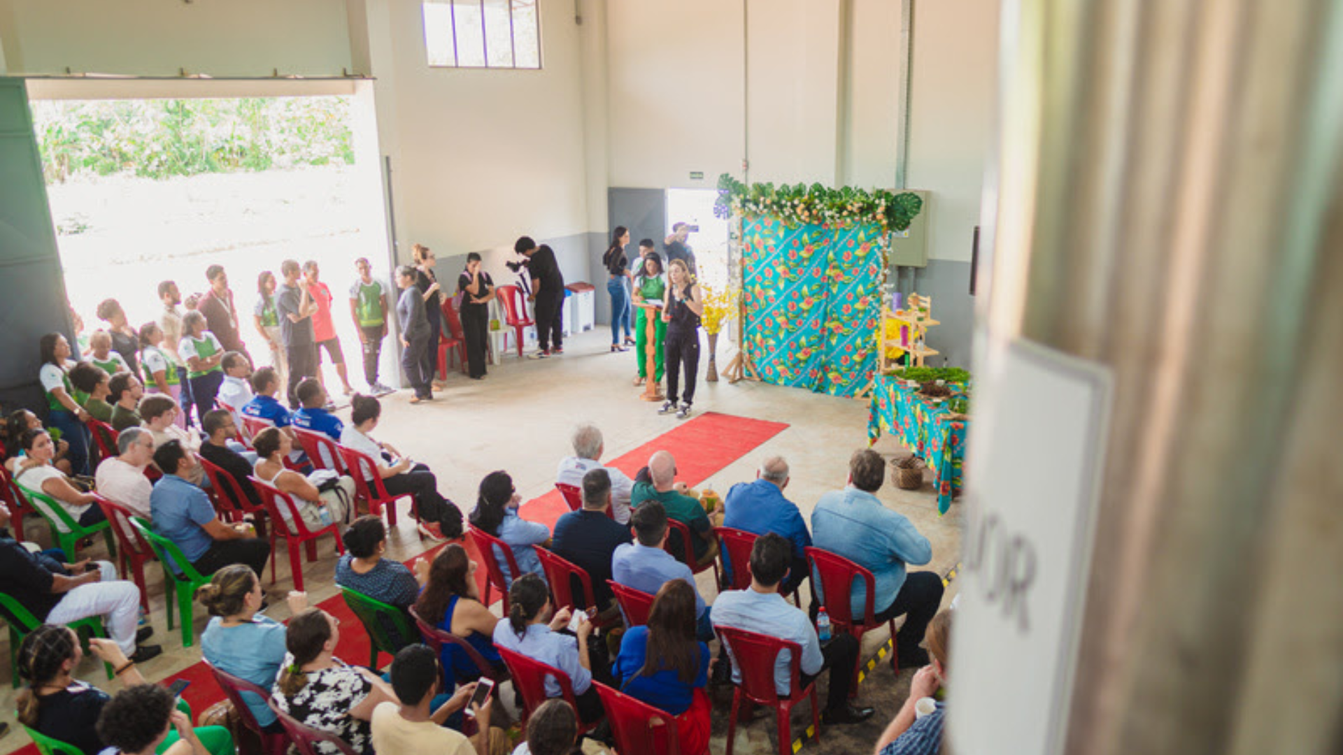 Natura inaugura agroindústria de óleo essencial com comunidade local na Amazônia