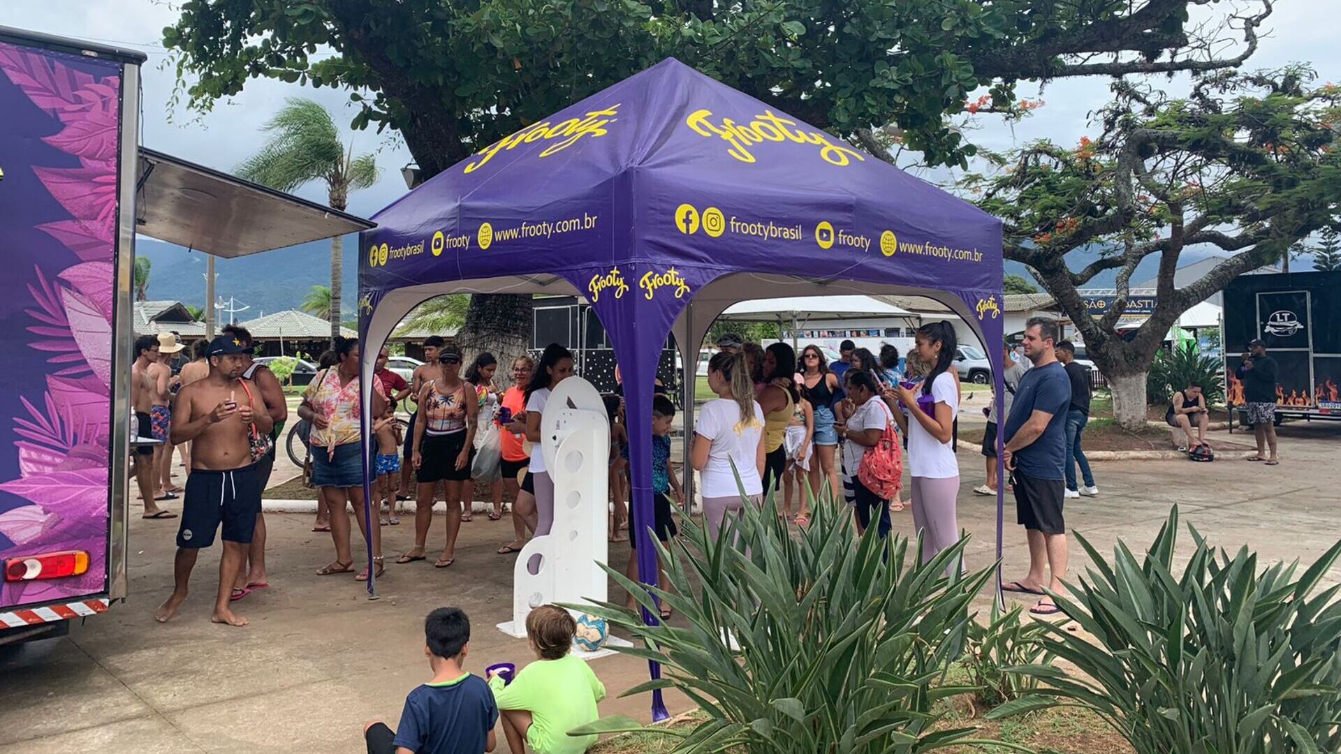 Frooty Truck leva seu açaí às areias do Litoral Norte de SP